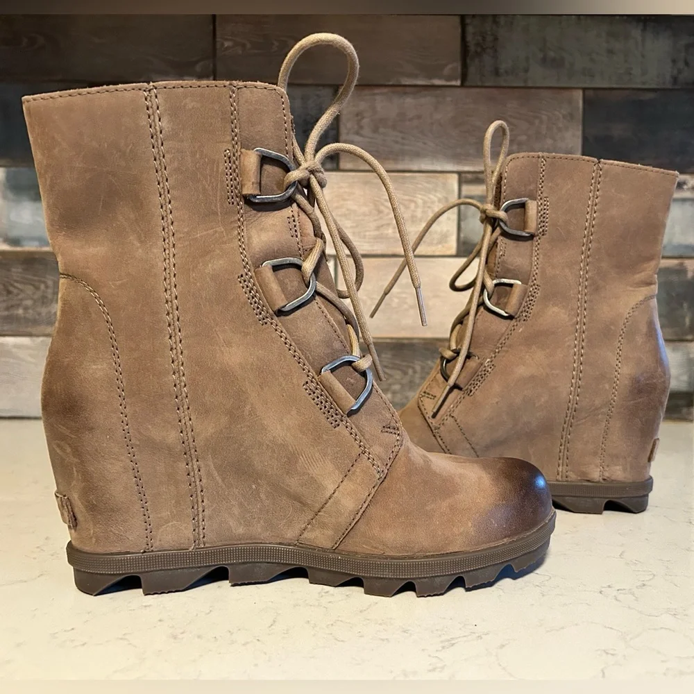 EUC Sorel Joan of Arctic Brown Leather Lace-Up Wedge Boots - Picture 2 of 12